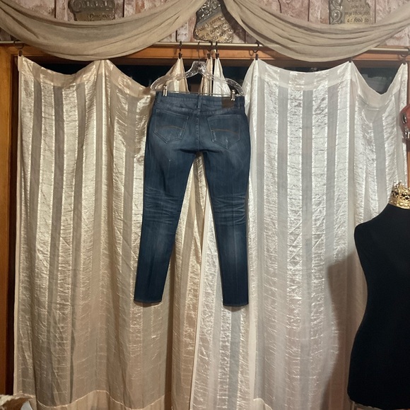 Driftwood Marilyn Lila Rose Embroidered Jeans 28 EUC - Picture 2 of 11